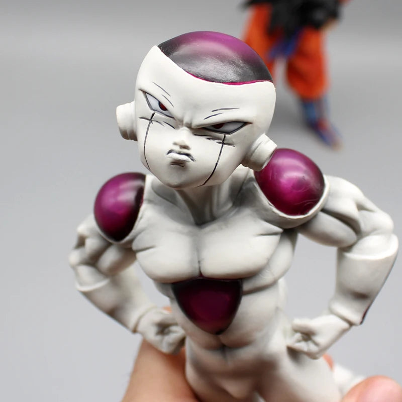Figurine Dragon Ball Z- Son Goku vs Freezer Regard 23 cm