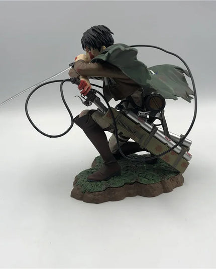 Figurine Attack on Titan - Levi 18cm 2