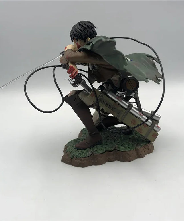 Figurine Attack on Titan - Levi 18cm 2