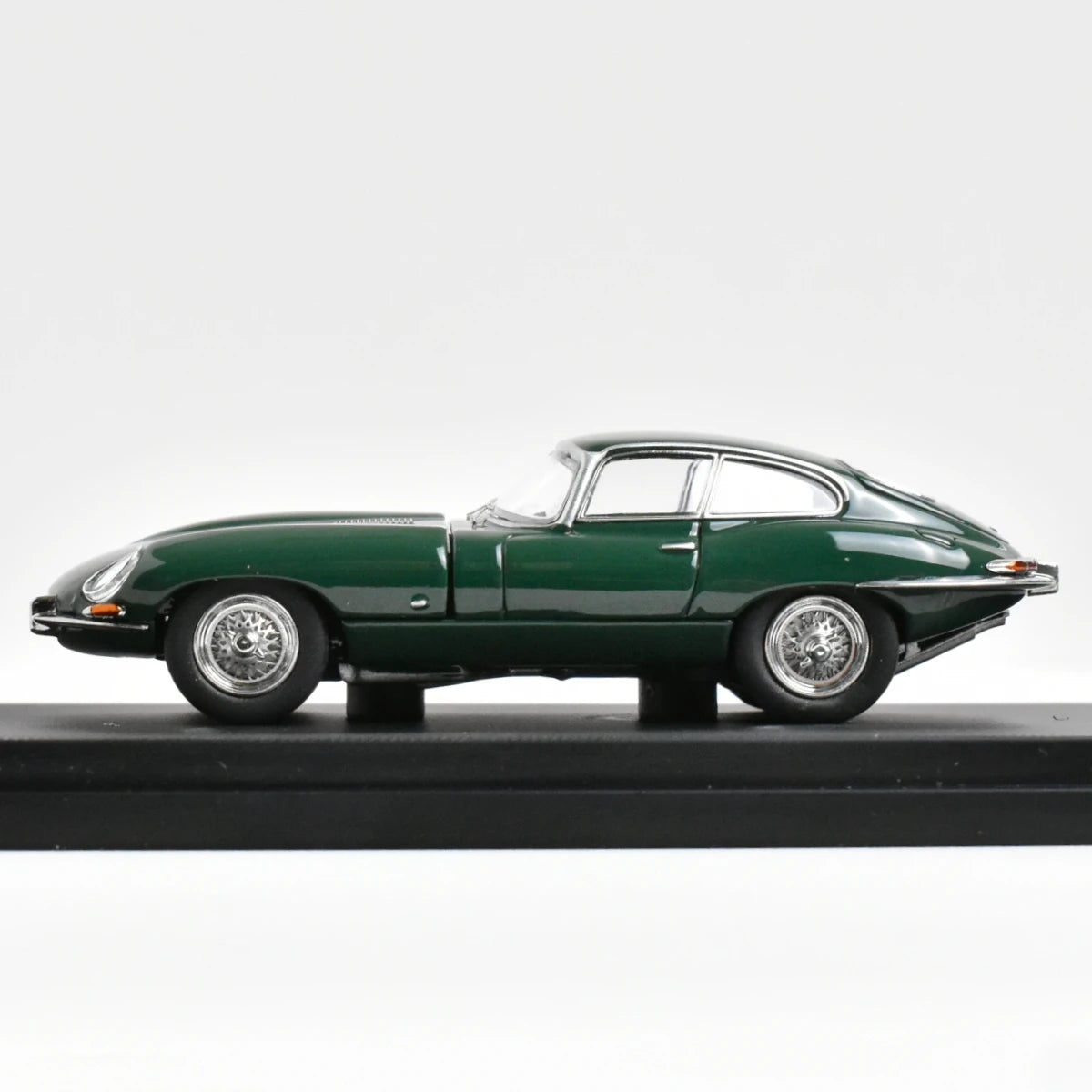 Figurine Jaguar 1:64 Type E Vert 4