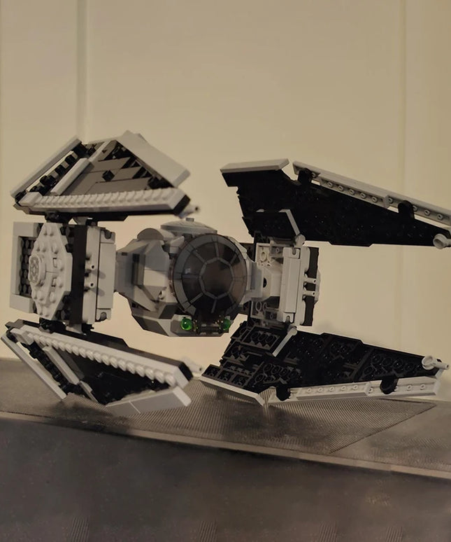 Figurine de Construction - TIE Interceptor 3