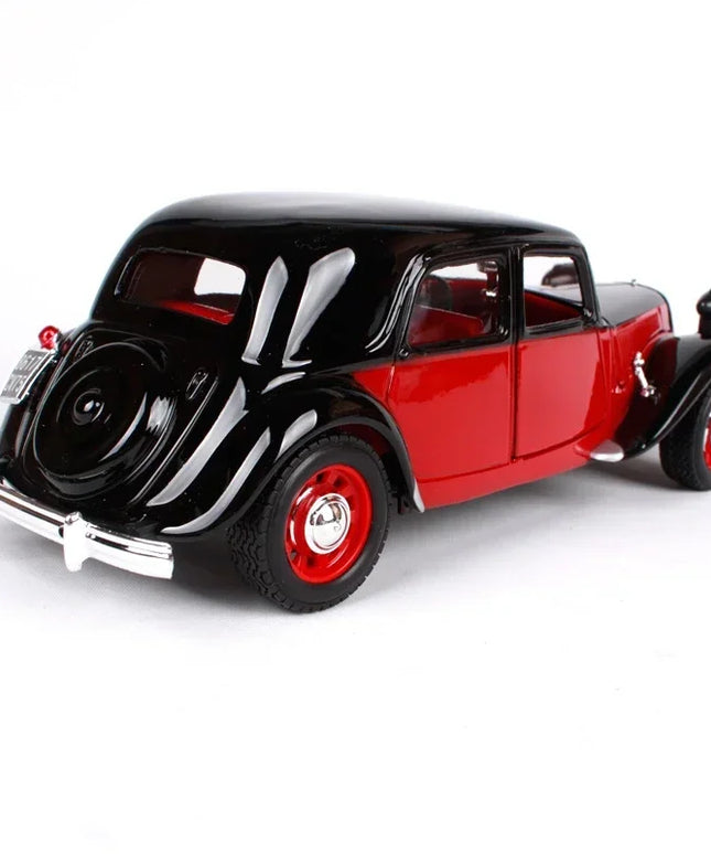 Figurine 1:24 1938 Citroen 15 CV 2