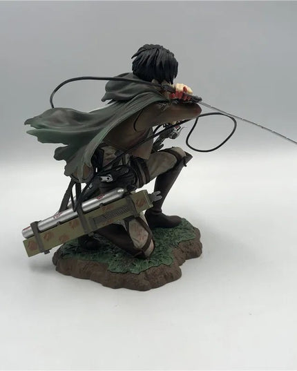 Figurine Attack on Titan - Levi 18cm 3