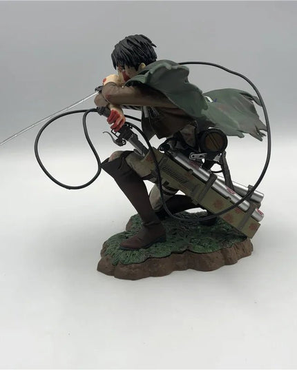 Figurine Attack on Titan - Levi 18cm 2
